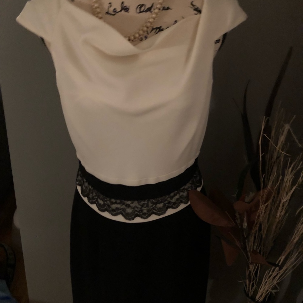 Dress - Picture 2 of 4